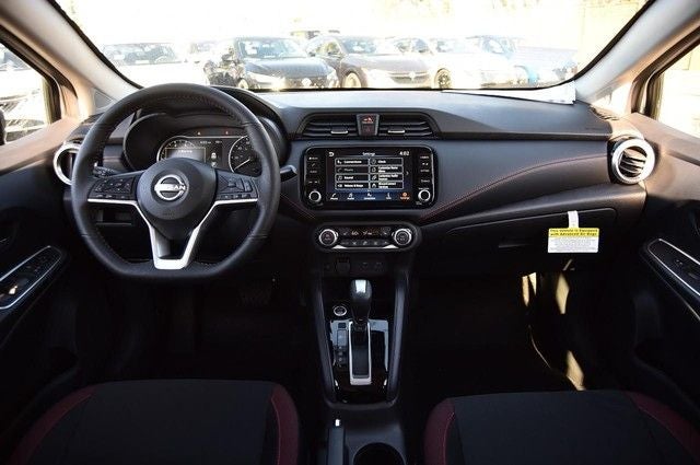 2025 Nissan Versa SR