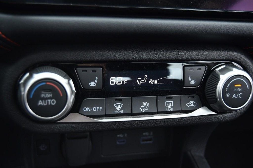 2025 Nissan Versa SR