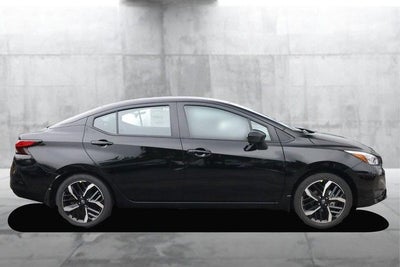 2025 Nissan Versa SR