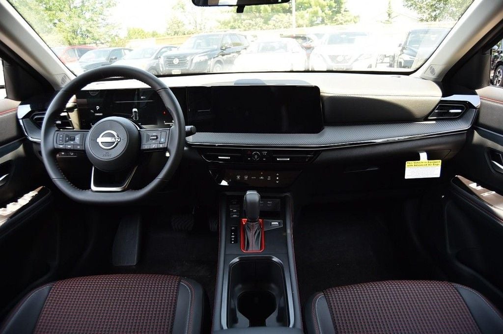 2025 Nissan Kicks SR