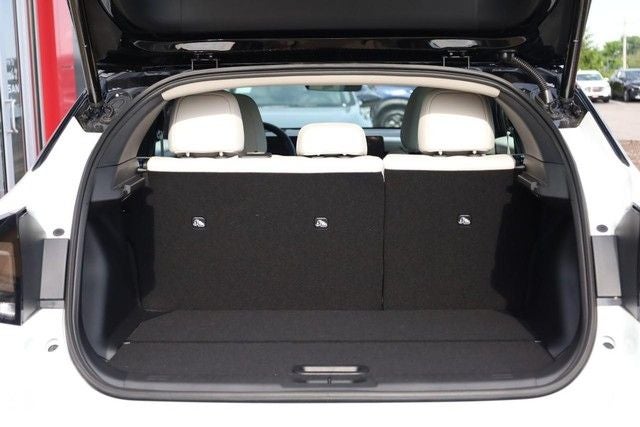2026 Nissan Leaf Platinum+