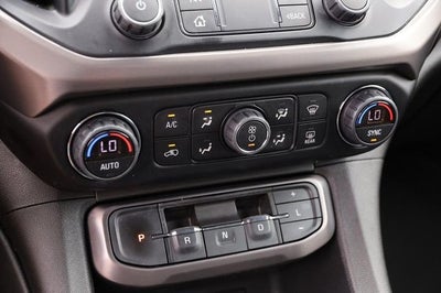 2022 GMC Acadia AT4