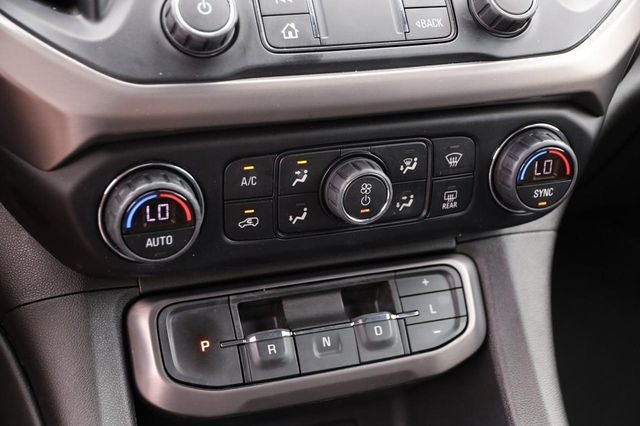 2022 GMC Acadia AT4