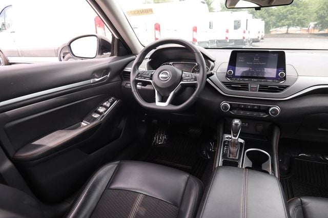 2024 Nissan Altima SR