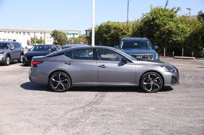2024 Nissan Altima SR