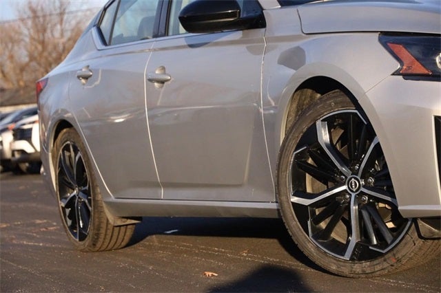 2024 Nissan Altima SR