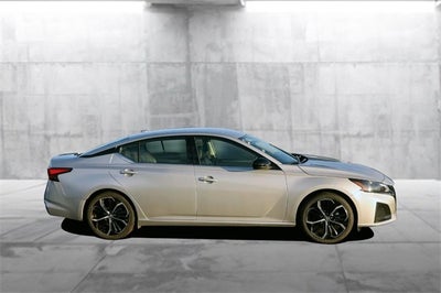 2024 Nissan Altima SR