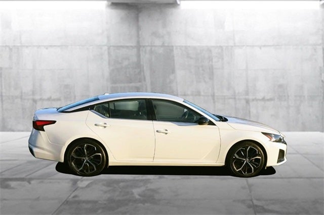 2024 Nissan Altima SR
