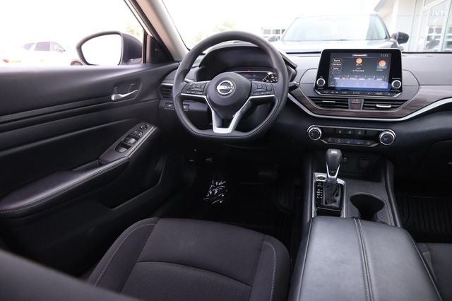 2025 Nissan Altima SV - Photo 21