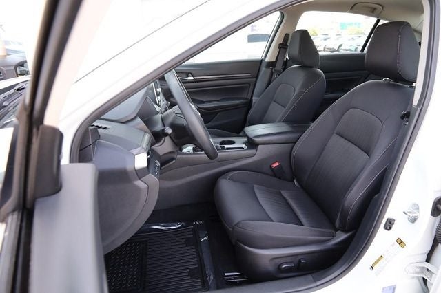 2025 Nissan Altima SV - Photo 8