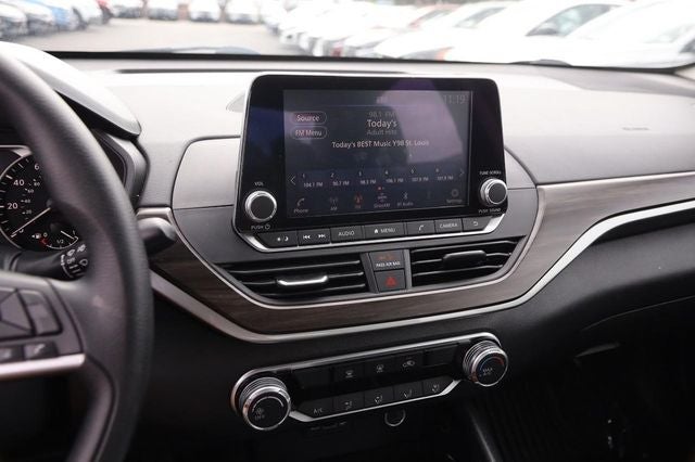 2024 Nissan Altima SV