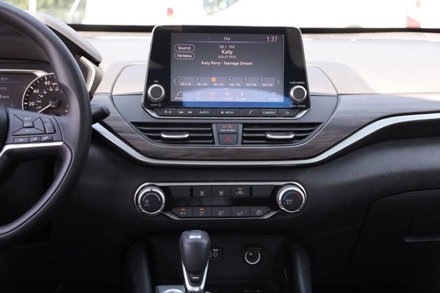 2024 Nissan Altima SV