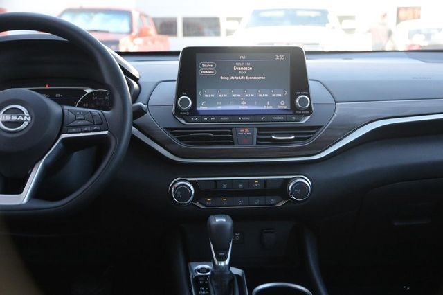 2024 Nissan Altima SV