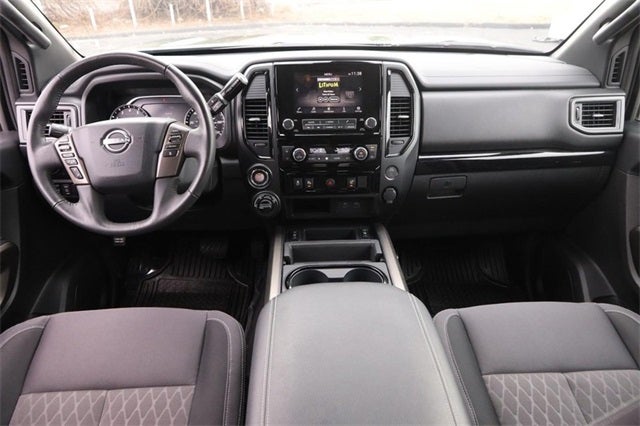 2024 Nissan Titan SV