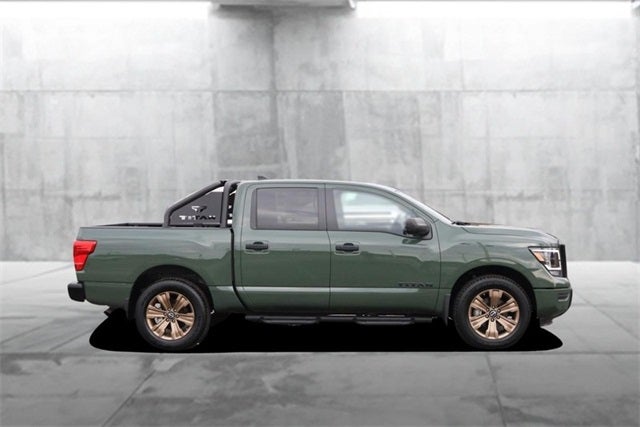 2024 Nissan Titan SV