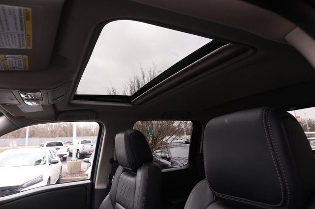 2025 Nissan Frontier SL