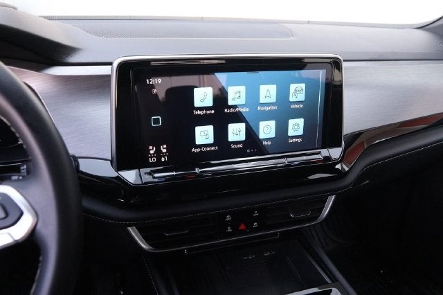 2026 Volkswagen Atlas Cross Sport SE w/Technology