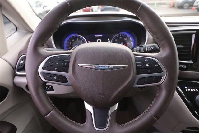 2017 Chrysler Pacifica Touring L Plus