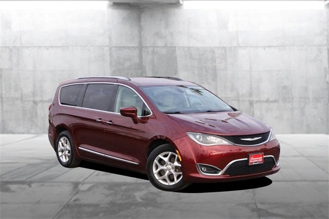 Used 2017 Chrysler Pacifica Touring-L Plus with VIN 2C4RC1EG7HR752788 for sale in Hazelwood, MO