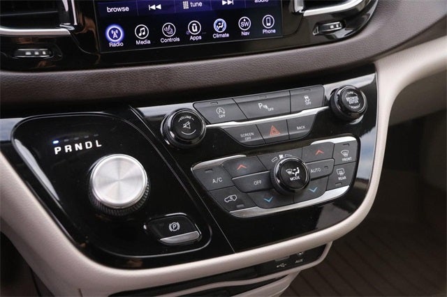 2017 Chrysler Pacifica Touring L Plus