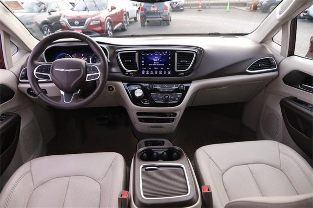 2017 Chrysler Pacifica Touring L Plus