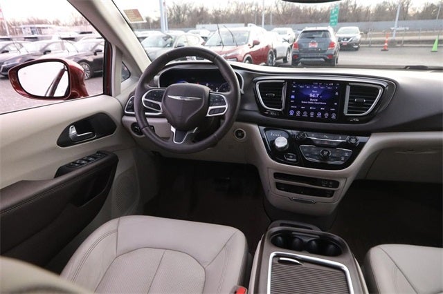 2017 Chrysler Pacifica Touring L Plus