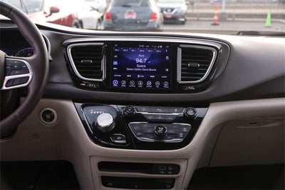2017 Chrysler Pacifica Touring L Plus