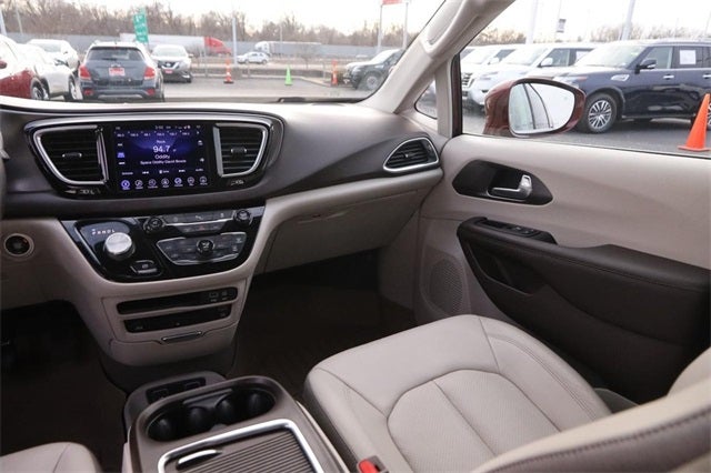 2017 Chrysler Pacifica Touring L Plus