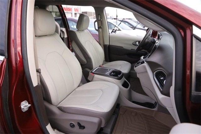 2017 Chrysler Pacifica Touring L Plus