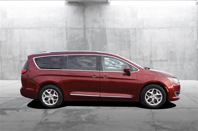 2017 Chrysler Pacifica Touring L Plus