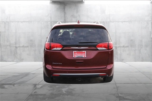 2017 Chrysler Pacifica Touring L Plus