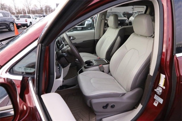 2017 Chrysler Pacifica Touring L Plus