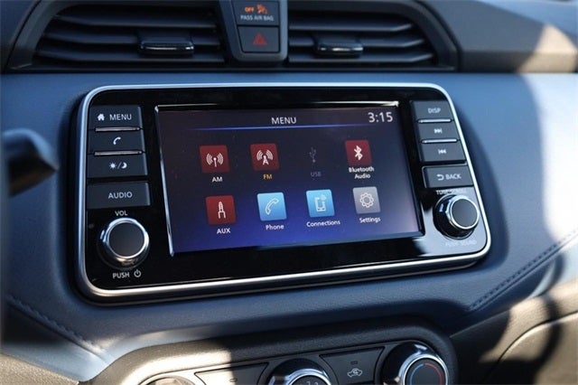 2025 Nissan Versa SV