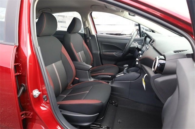 2025 Nissan Versa SR