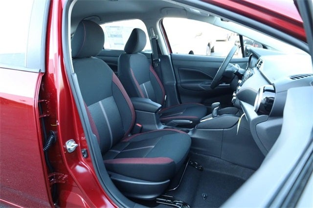 2025 Nissan Versa SR