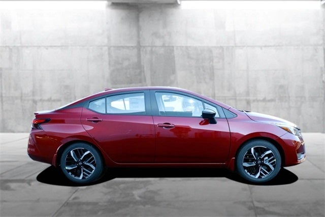 2025 Nissan Versa SR