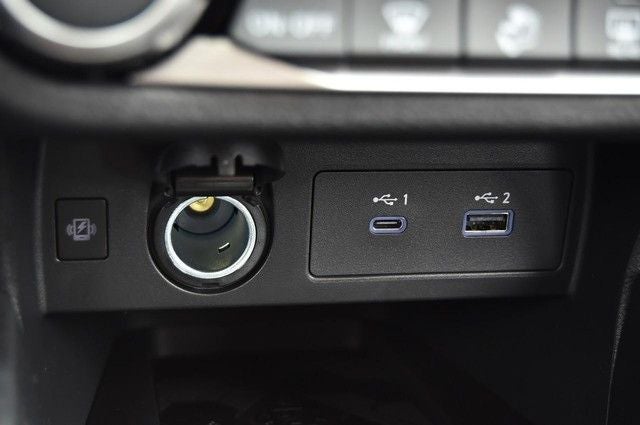 2025 Nissan Versa Sedan SR - Photo 15