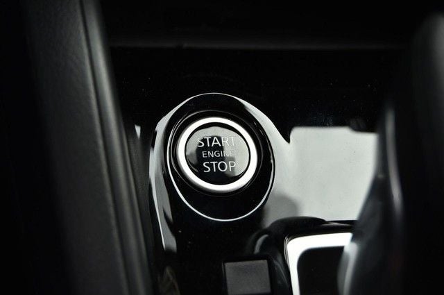 2025 Nissan Versa Sedan SR - Photo 16
