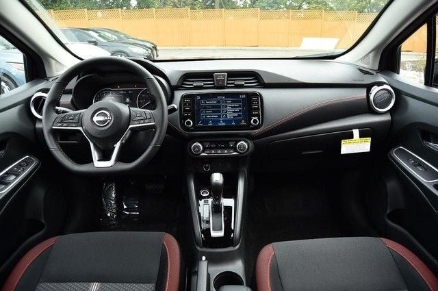 2025 Nissan Versa Sedan SR - Photo 8