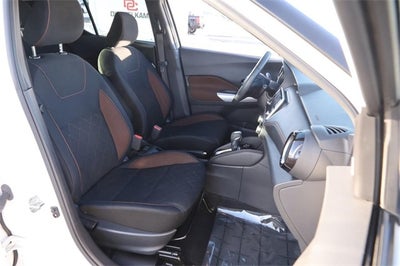 2019 Nissan Kicks SR