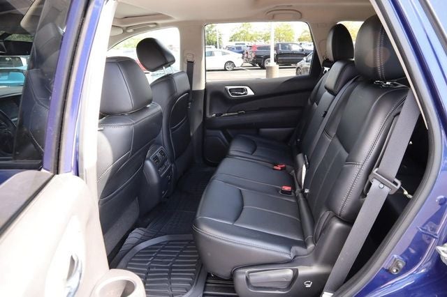 2017 Nissan Pathfinder SL