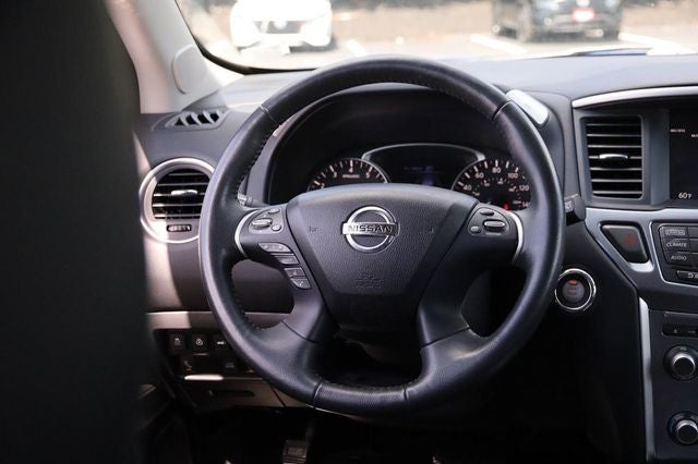 2017 Nissan Pathfinder SL