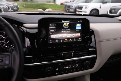 2025 Nissan Pathfinder SL