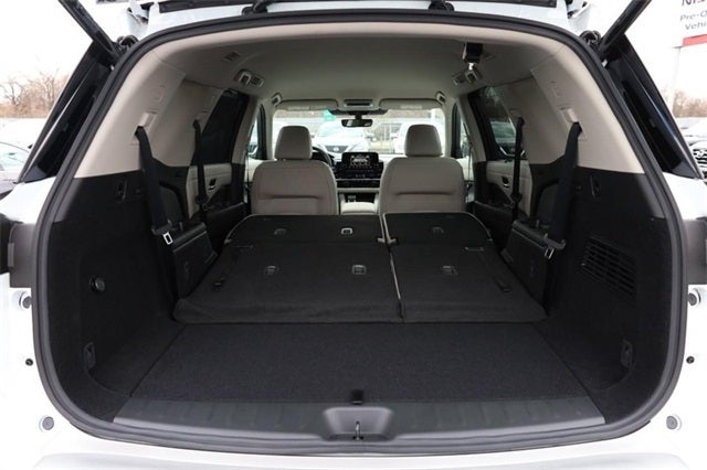 2025 Nissan Pathfinder SL