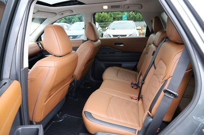 2025 Nissan Pathfinder Platinum