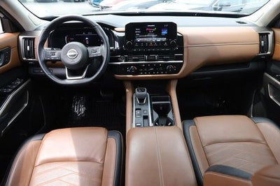 2024 Nissan Pathfinder Platinum