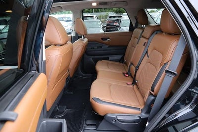 2025 Nissan Pathfinder Platinum