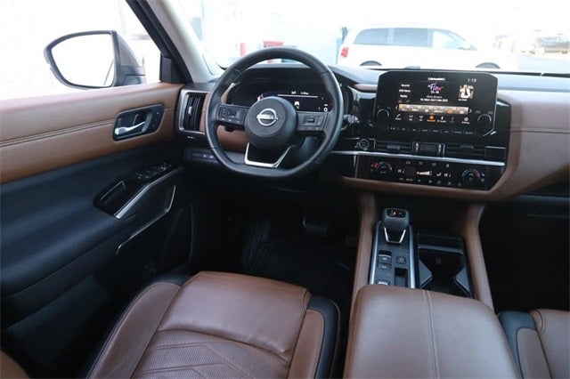 2024 Nissan Pathfinder Platinum