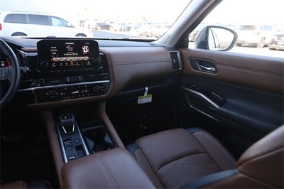 2024 Nissan Pathfinder Platinum