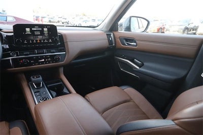 2024 Nissan Pathfinder Platinum